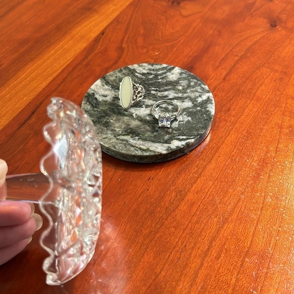 Windowsill Ring Holder 3.5” x 3” Crystal - Picture 7 of 7